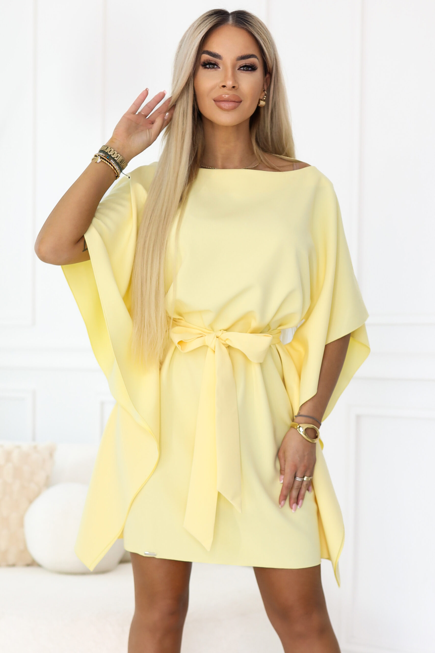 287-41 SOFIA Sukienka motyl z wiązaniem w pasie - masełkowy żółty