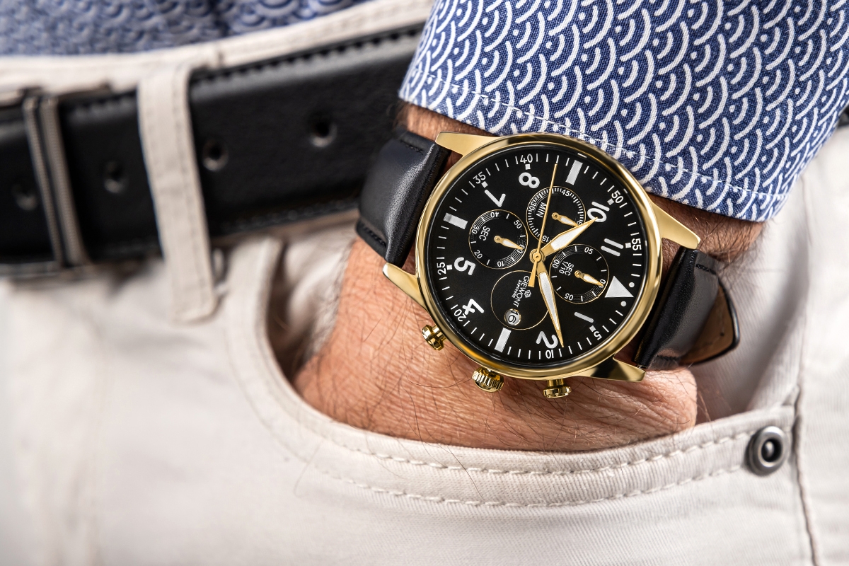 Zegarek Męski Giewont Chronograph Sapphire Czarno Złoty GW5630-A4 - obrazek 3