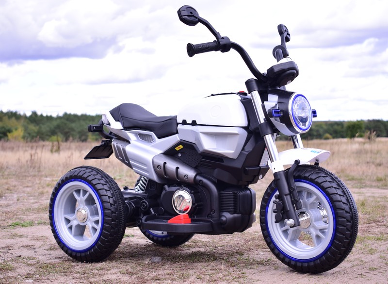 NAJNOWSZY WIELKI MOTOR , ŚWIECĄCE KOŁA, PANEL, DŹWIĘKI, SKÓRA/8188FL - obrazek 13