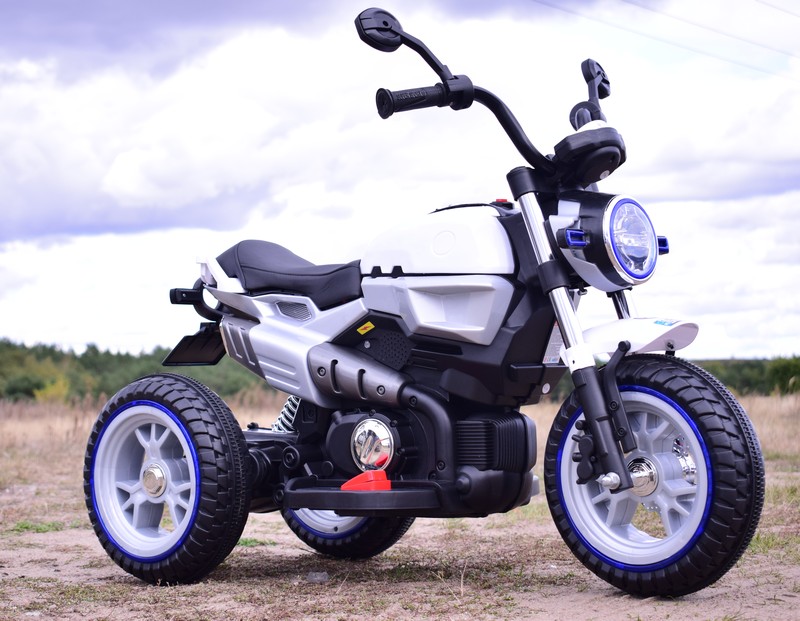 NAJNOWSZY WIELKI MOTOR , ŚWIECĄCE KOŁA, PANEL, DŹWIĘKI, SKÓRA/8188FL - obrazek 14