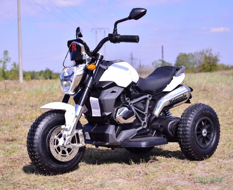 NAJNOWSZY WIELKI MOTOR , POMPOWANE KOŁA, PANEL, DŹWIĘKI, SKÓRA, STRONG2/1280 - obrazek 13