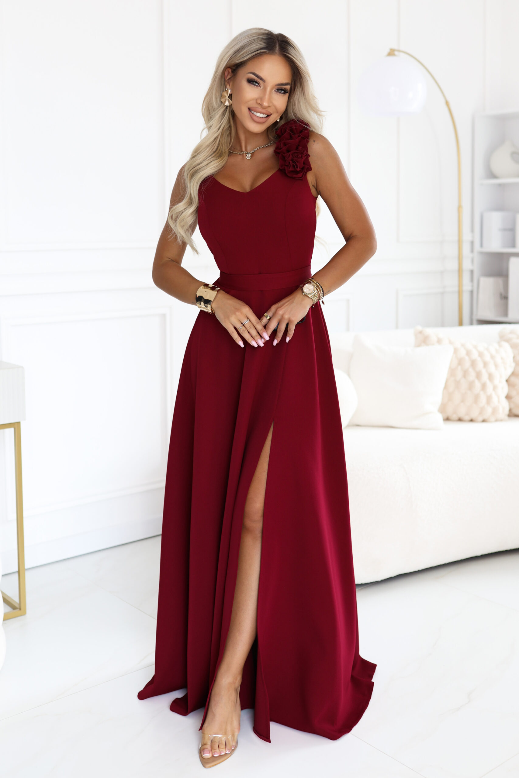 643-9 Elegancka wieczorowa suknia maxi z rozcięciem i różami - bordowa