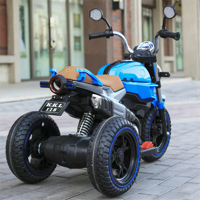 NAJNOWSZY WIELKI MOTOR , ŚWIECĄCE KOŁA, PANEL, DŹWIĘKI, SKÓRA/8188FL - obrazek 3