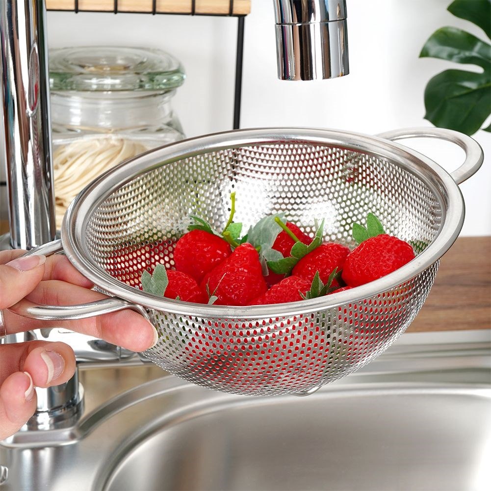 Sitko Cedzak Kuchenny Miska do Owoców Warzyw Makaronu Stalowy ORION 16,5 cm - obrazek 2