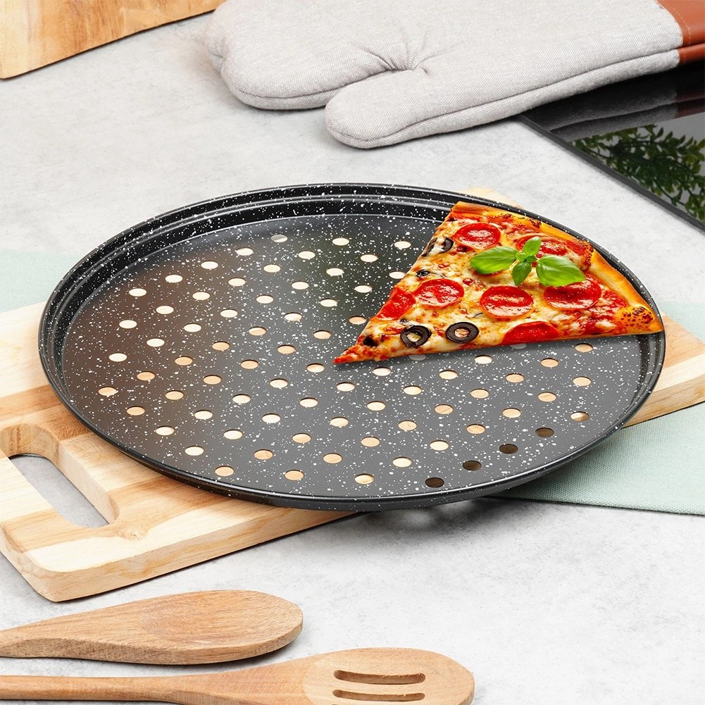 Forma do Pizzy VILDE Granitowa Perforowana Dno 28 cm Chrupiący Spód - obrazek 2