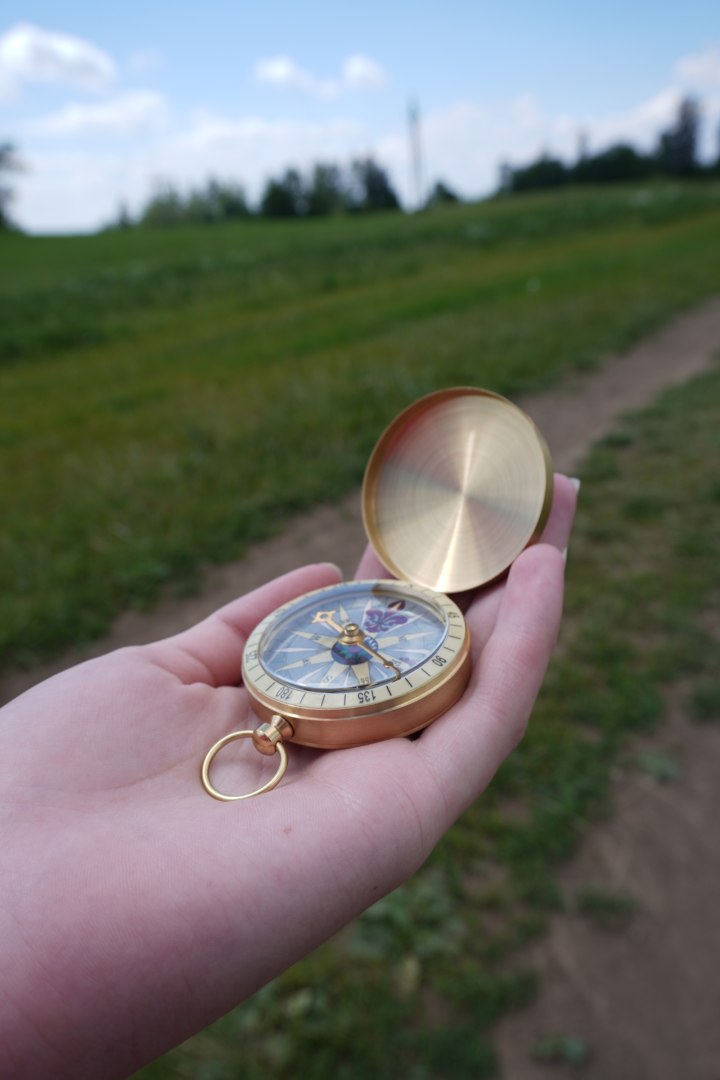 Klasyczny Duży Kompas w Metalowej Obudowie Klasyczny KUBISPORT - obrazek 2