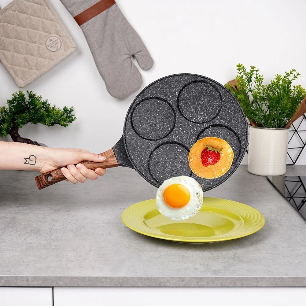 Patelnia do Jajek Placków Pancakes Granitowa 4 Otwory Solidna VILDE 26 cm - obrazek 4