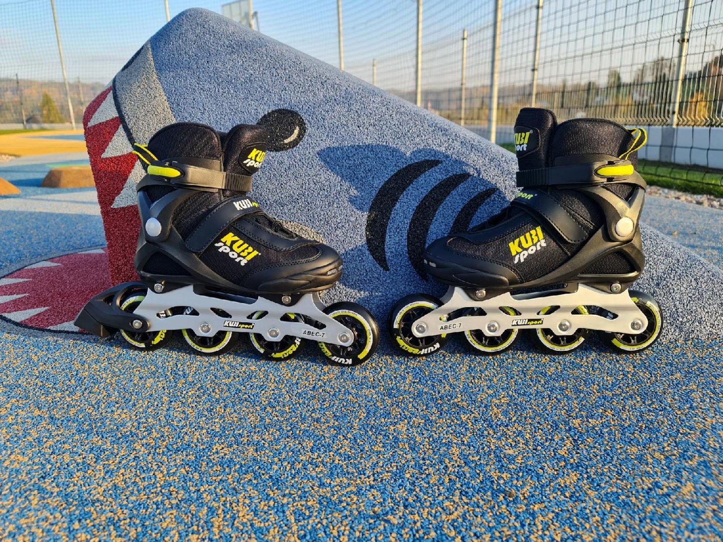 Rolki Damskie Męskie Czarne Kauczukowe Solidne z Hamulcem KUBISPORT roz. 39 - obrazek 5