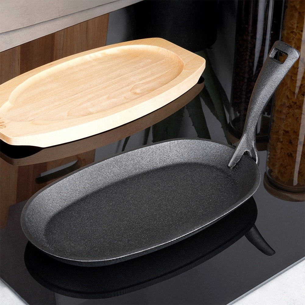 Żeliwna Patelnia do Smażenia Pieczenia z Deską do Serwowania VILDE 24x14 cm - obrazek 3