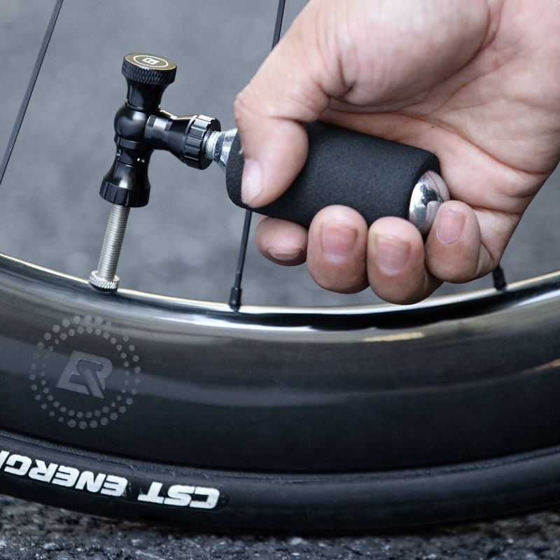 Pompka CO₂ Rockbros głowica zawór ze stopu aluminium bez naboju kompatybilna z Presta/Schrader - czarna - obrazek 7