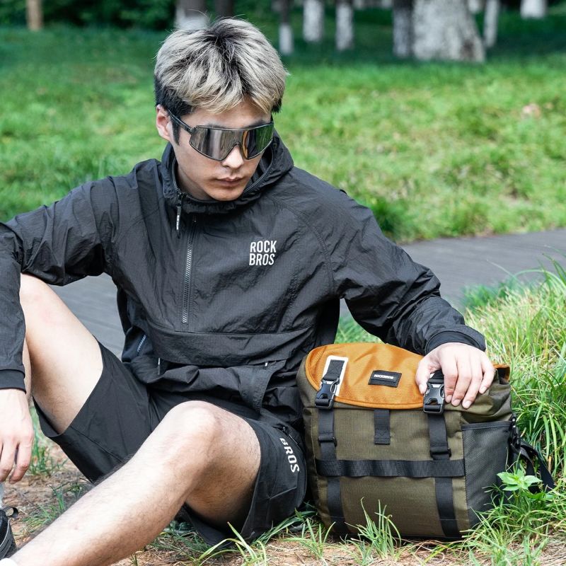 Torba rowerowa Rockbros W019 na kierownicę 13,5-24L - zielono-pomarańczowa - obrazek 5
