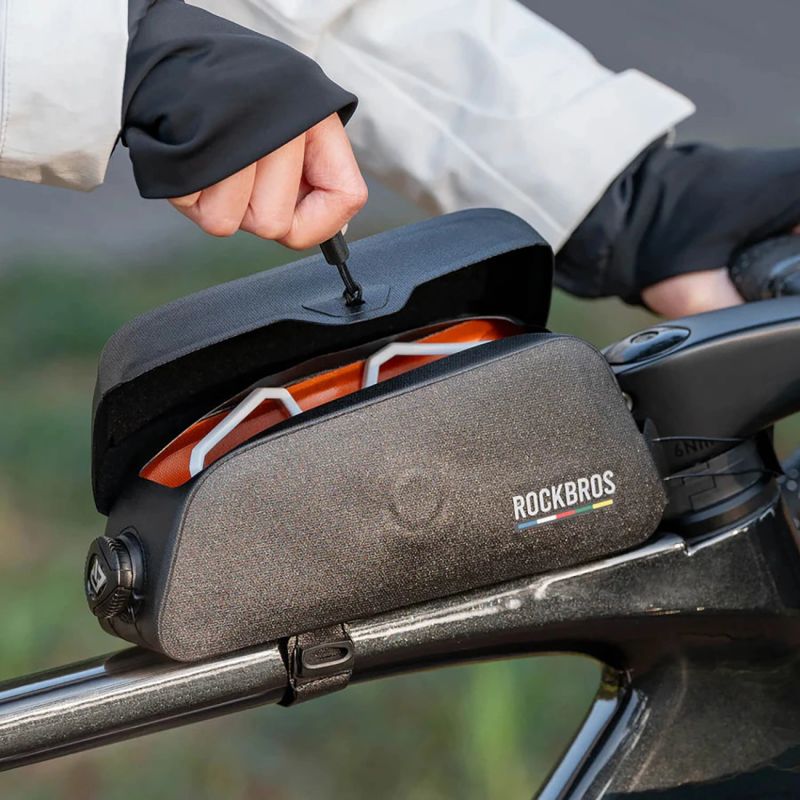 Torba rowerowa Rockbros AS-134 ROAD TO SKY wodoodporna na ramę 0,6 l - czarna - obrazek 3